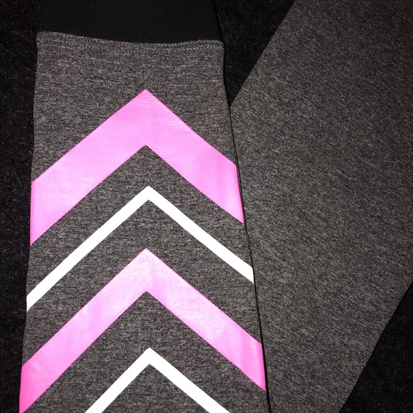 Form fitting joggers, so comfortable ❤️ - Picture 6 of 6